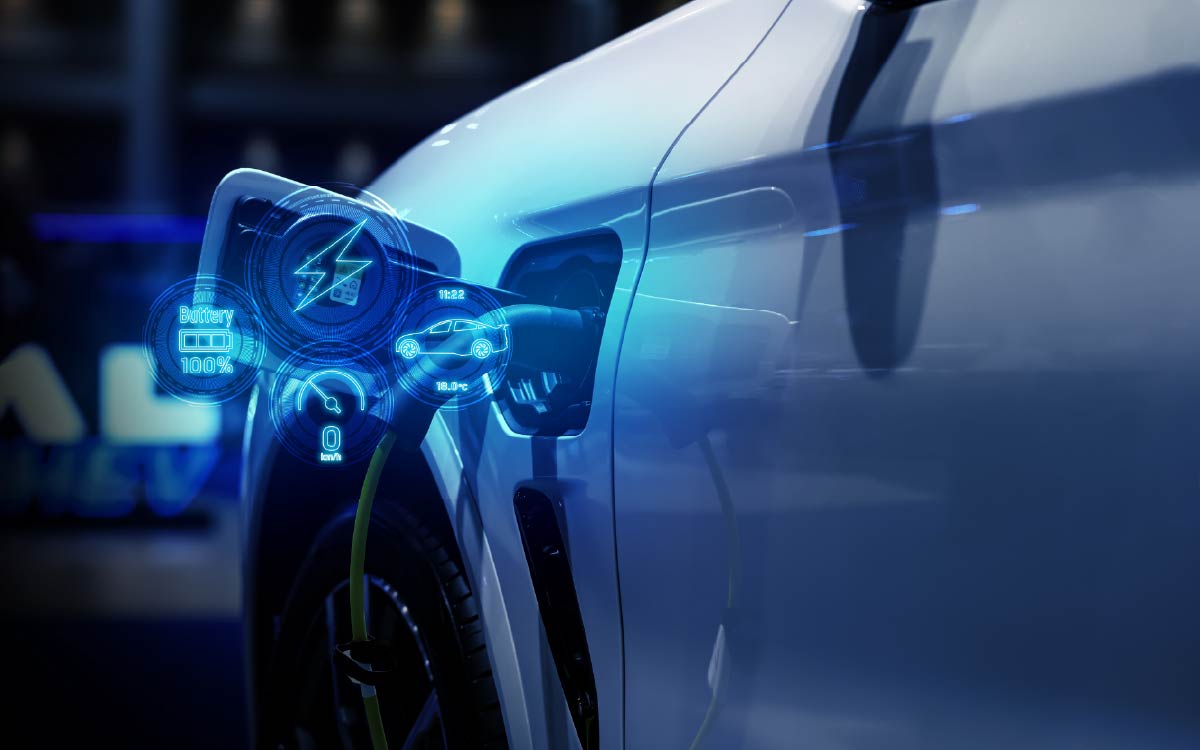 Panel digital del vehículo eléctrico en carga